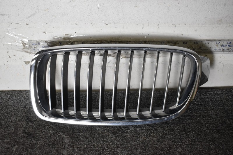 2011 BMW 3 F30 F31 Front Left Grill 7295435 OEM