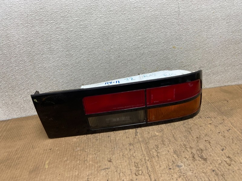 1986 1987 1988 Mazda RX-7 RX7Right Passenger Rh Side Tail Light aa8588 DG