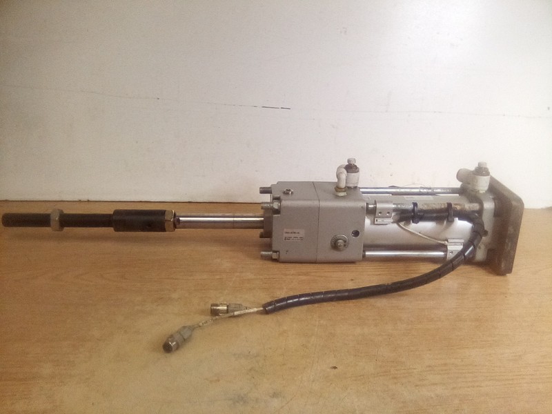 SMC CNA2-63TND-UA Pneumatic Cylinder CDNA2B63TN-100-D