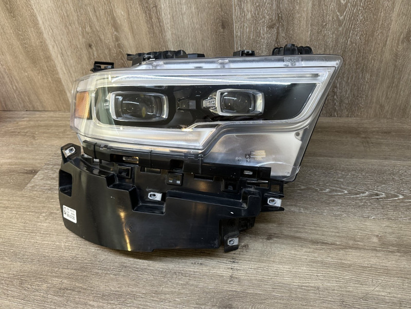 2019-24 DODGE RAM RH HEADLIGHT ASSY OEM PART # 68316084AH