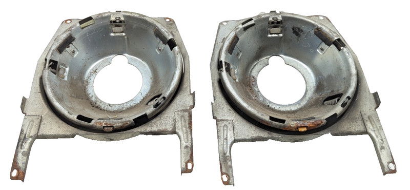 Pair 1974 Mercedes Benz 240D Diesel front Headlight Assembly Housing