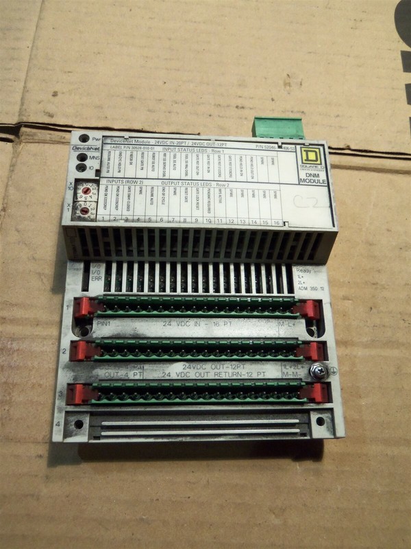 Square D Schneider Automation TSX Momentum 170 ADM 350 12 I/O Base