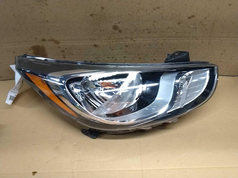 Used Right Headlight Assembly fits: 2012 Hyundai Accent Right Grade A
