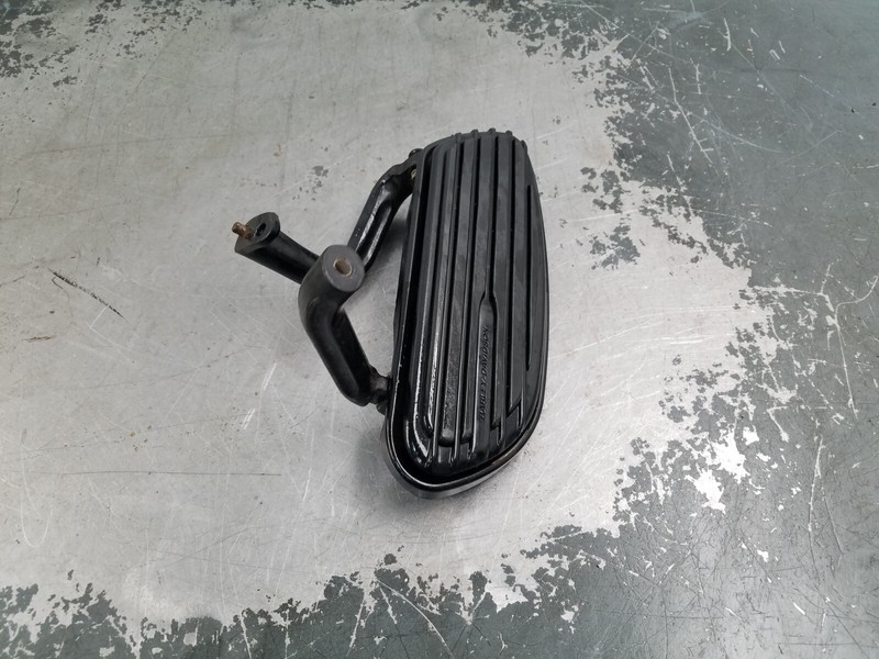2010 09 13 Harley Davidson CVO UltraLeft Driver Foot Board - * #7540 V7
