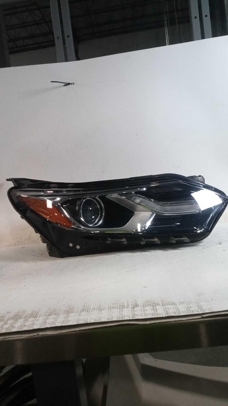 2020 Chevrolet Equinox Right Headlight Assembly - Used, White, 106K Miles