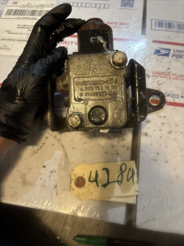 MERCEDES-BENZ Air Control Valve (V-Pod) - A 000 153 12 59