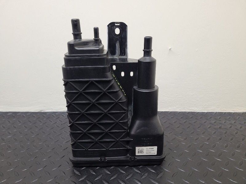 17-19 Chevrolet Silverado Fuel Vapor Canister OEM 84106544