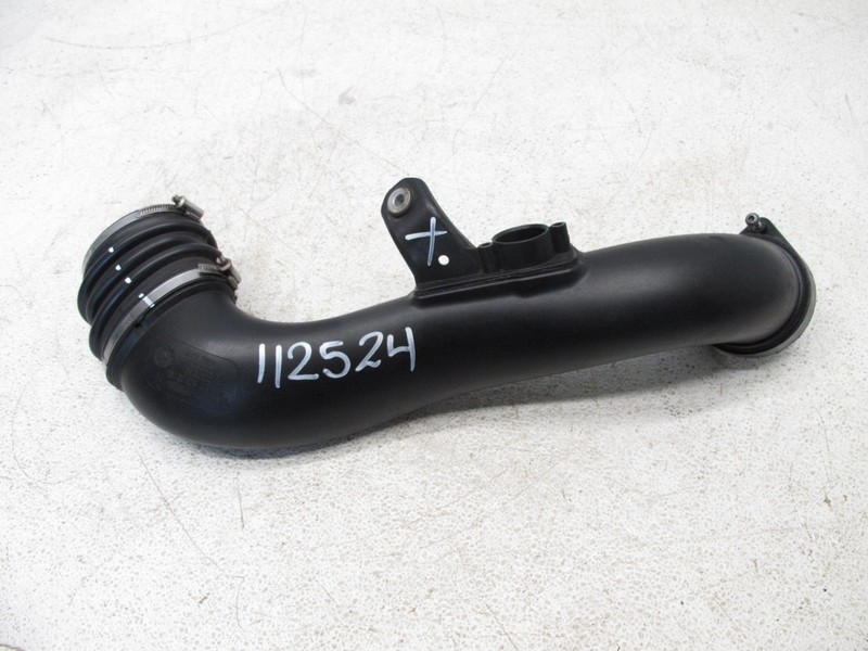 13-15 BMW E84 X1 11-13 135i 335i 3.0 TURBO AIR INTAKE HOSE INLET DUCT OEM 112524