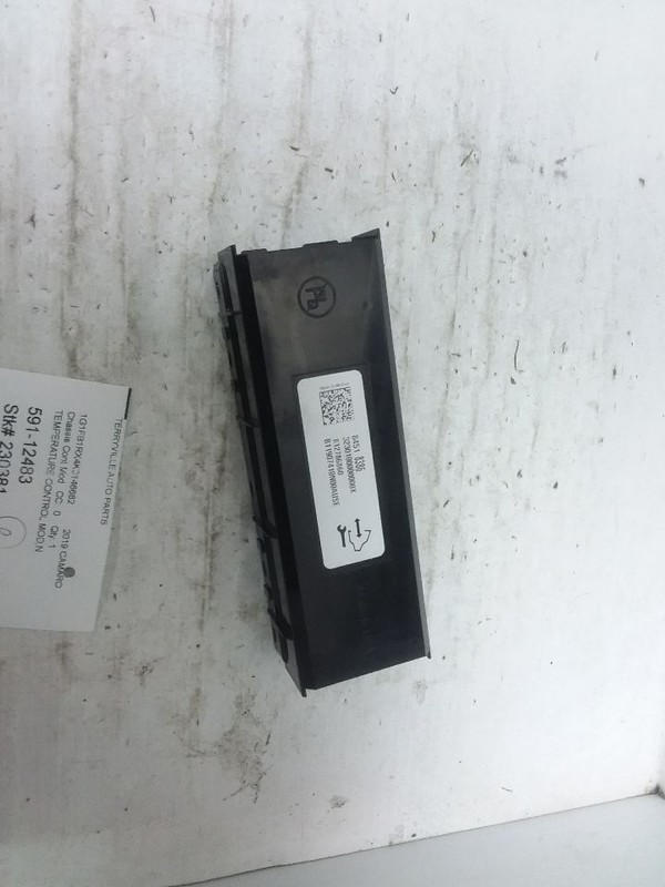 Temperature Control Module Below Glove Box Fits 19-20 CAMARO 84518386