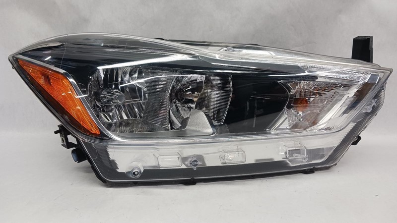 18-'20 NISSAN KICKS Right passenger headlight halogen OEM Grade A!