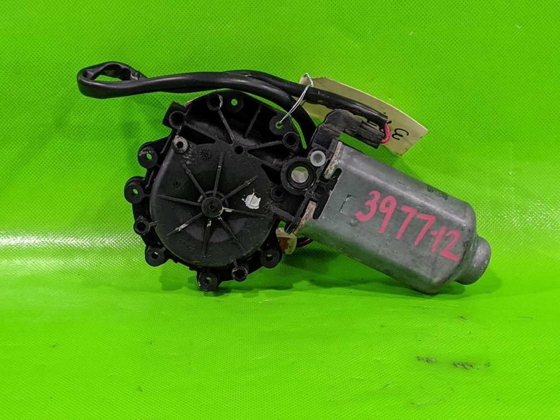 99 00 PROTEGE PASSENGER RIGHT FRONT WINDOW MOTOR OEM 3977-12