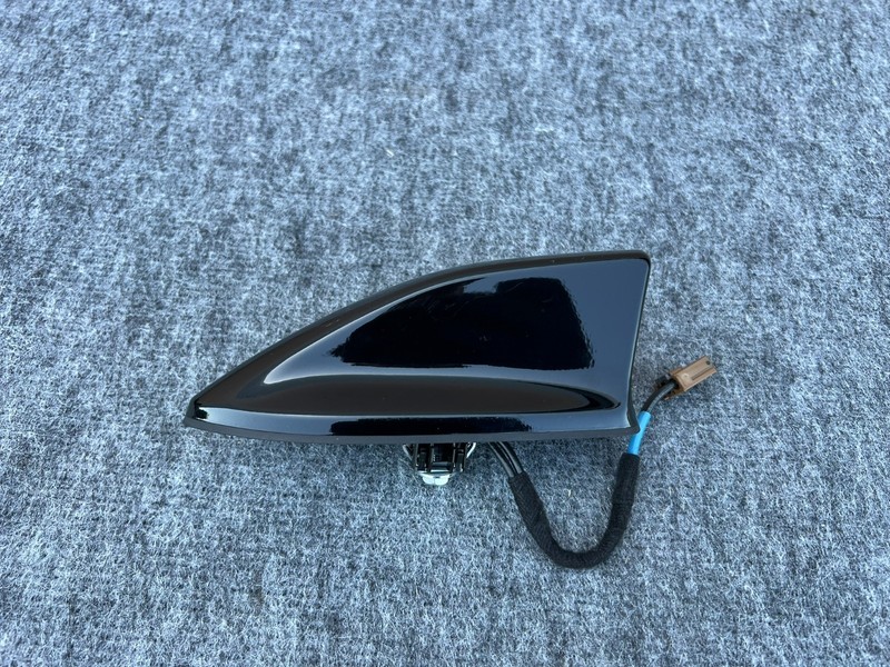 INFINITI QX60 2022-2026 OEM ROOF RADIO STEREO ANTENNA ASSEMBLY (BLACK)