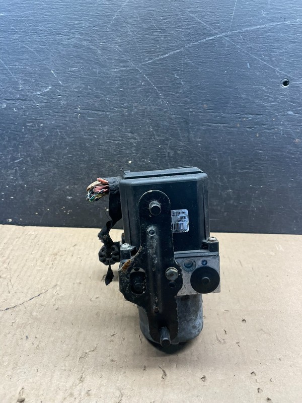2002 BMW 745i ABS Anti-Lock Brake Pump 6759563 S8027DG