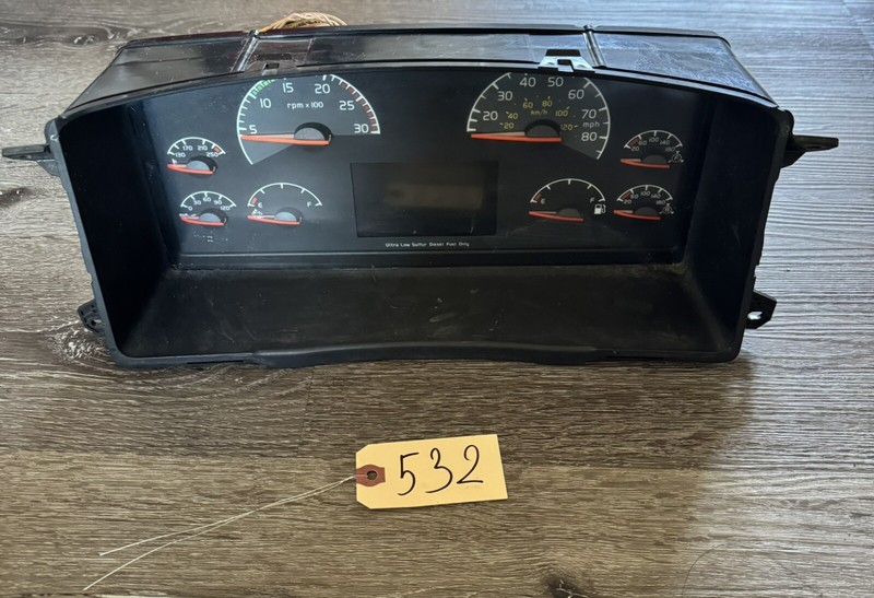 VOLVO VNL USED INSTRUMENT CLUSTER - P/N: 21546088-P02 **NEED REPROGRAM**