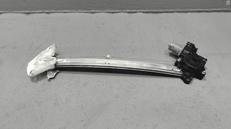 2016-21 Honda Civic Sedan Front Passenger Side Door Window Regulator & Motor OEM