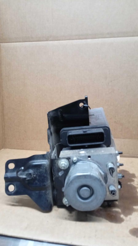 2021 Nissan Rogue Sport ABS Pump & Motor Assembly OEM 476606MM0B 61K Miles