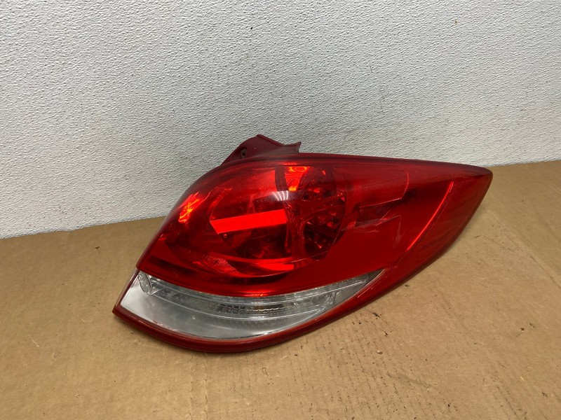 2012 2013 2014 Hyundai Veloster Right Passenger RH Tail light OEM AC8468 LK
