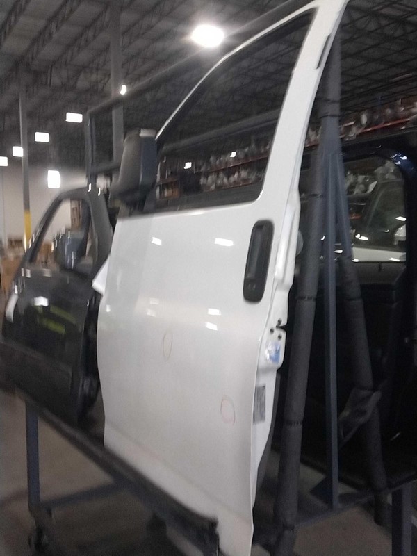 2009 Chevrolet Express 2500 Van Left Door White OEM 393869 Used 170k Miles