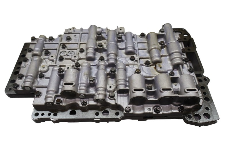 11-18 Porsche Panamera Cayenne Transmission Valve Body Mechatronic Oem
