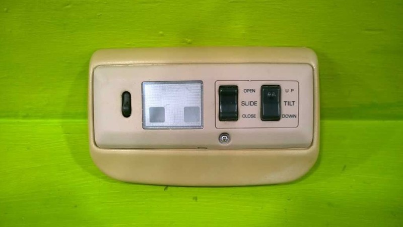 95 96 97 TOYOTA LAND CRUISER OVERHEAD LIGHT LAMP W/ SUNROOF SWITCH 3043-4