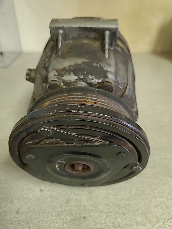Delphi 1135258 GM Chevy Oldsmobile AC Compressor *FREE SHIPPING*