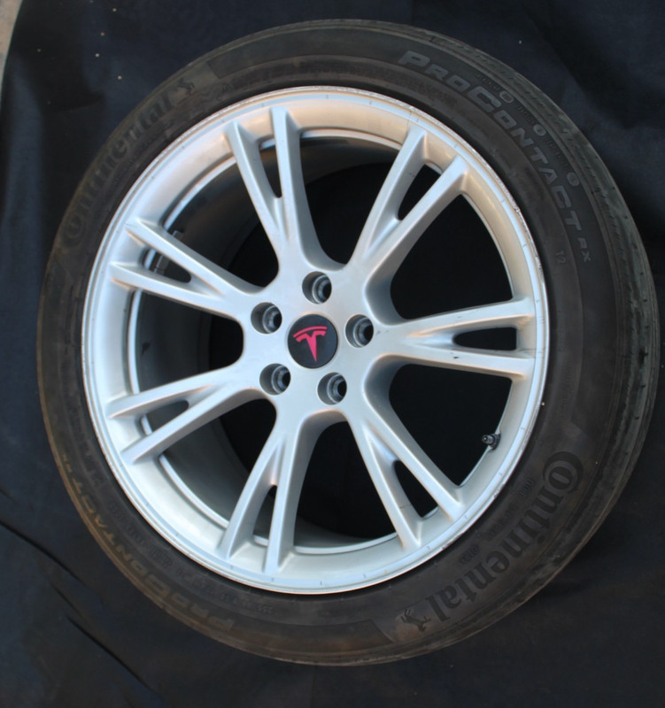 NOTE /Tesla Model Y Gemini 19" 19x9.5 Rim 7 Split Spoke Wheel TPMS Continental