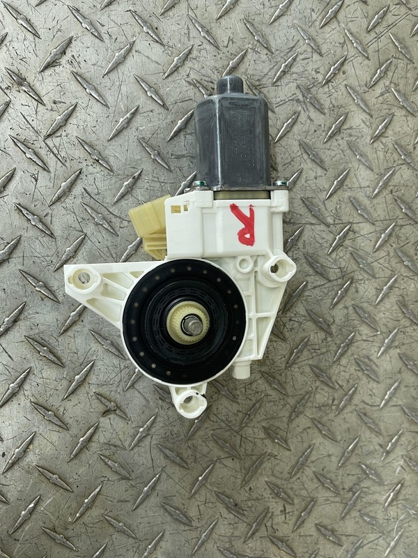 2007-2012 Mercedes Benz Front Passenger Right Window Motor Oem Tested