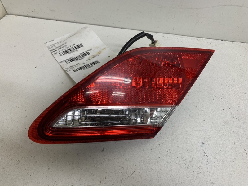 2005-2007 Toyota Avalon Right Passenger Trunk Deck Lid Tail Light Lamp Taillight