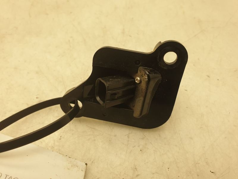 18-19 TOYOTA TACOMA REAR TAIL GATE CAMERA / PROJECTOR ASSEMBLY