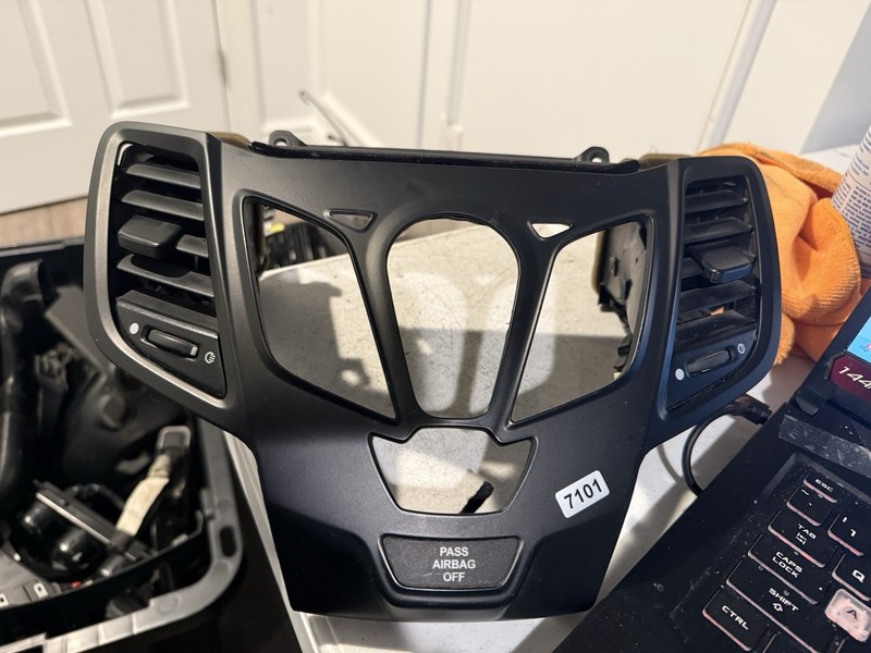 2011-2013 FORD FIESTA CENTER BEZEL VENTSOEM black