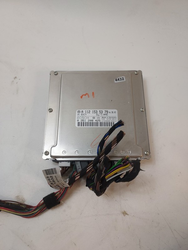 2003-2005 Mercedes-Benz ML350 Engine Computer Module ECU OEM w/ Pigtails