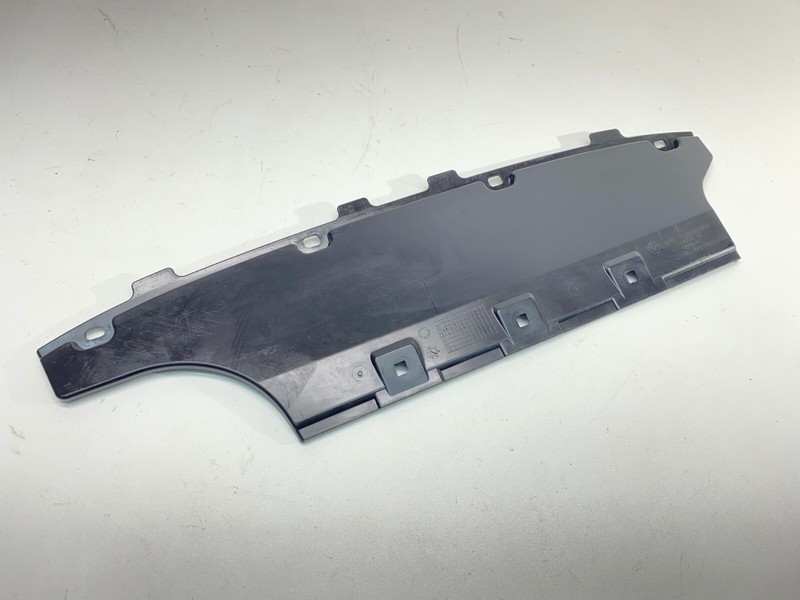 11-18 BMW F06 F12 640 650 M6 Rear Bumper Bottom Center Guide Bracket Mount OEM✅