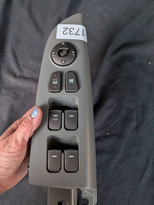 2009 -2010 HYUNDAI SONATA LIMITED SE FRONT DRIVER MASTER POWER WINDOW SWITCH