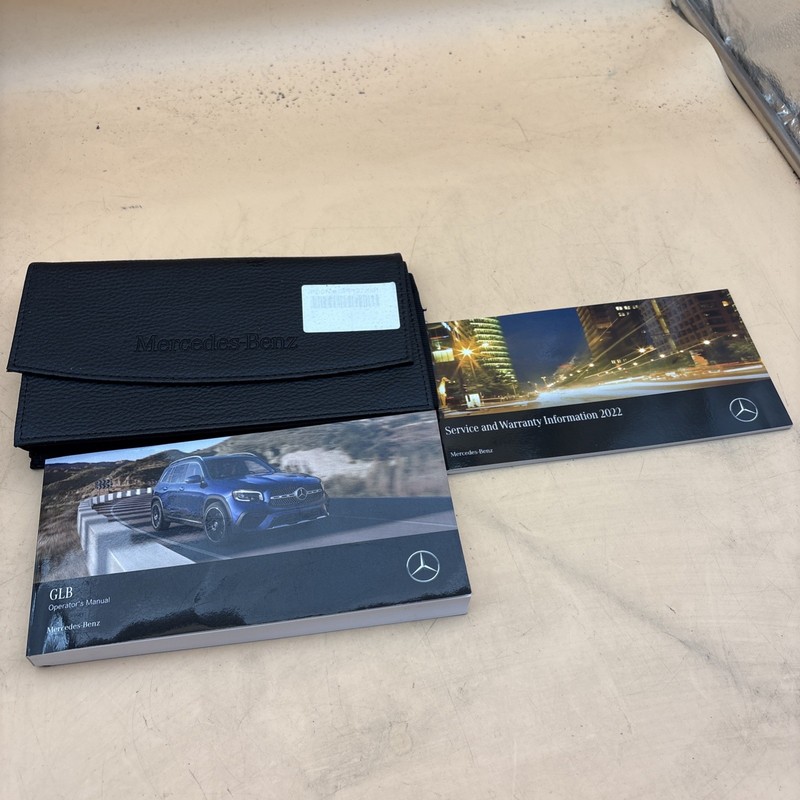 2022 Mercedes GLB Owners Manual Warranty with case included