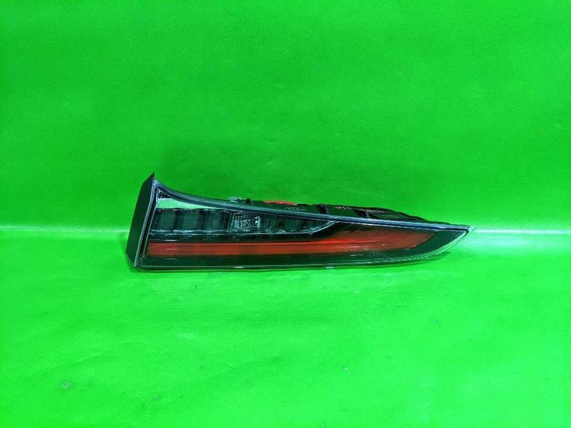 19-22 COROLLA HTBK PASSENGER RIGHT LID TAILLIGHT LAMP OEM 4284-120