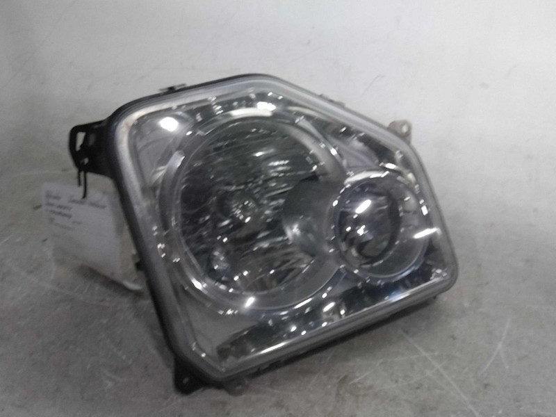 2009 Jeep Liberty Left Headlight Assembly Blue OEM 510984 127k Miles