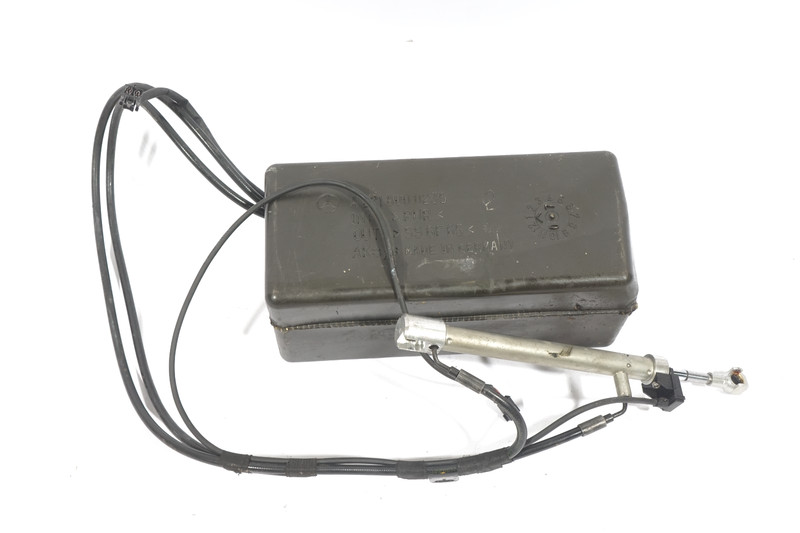 07-14 Mercedes W2221 S550 S63 AMG Trunk Lid Lift Hydraulic Pump Motor OEM