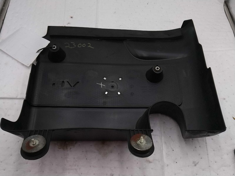 2015 Nissan Pathfinder Engine Cover White 3.5L V6 Used OEM Part 3541579