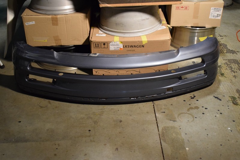1999-2001 BMW E46 325I SEDAN FRONT BUMPER COVER 51118195283 OEM