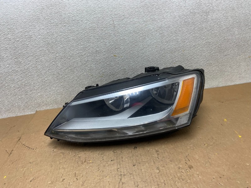 2011 to 2014 Volkswagen Jetta Left Driver LH Headlight Halogen Z9288 DW