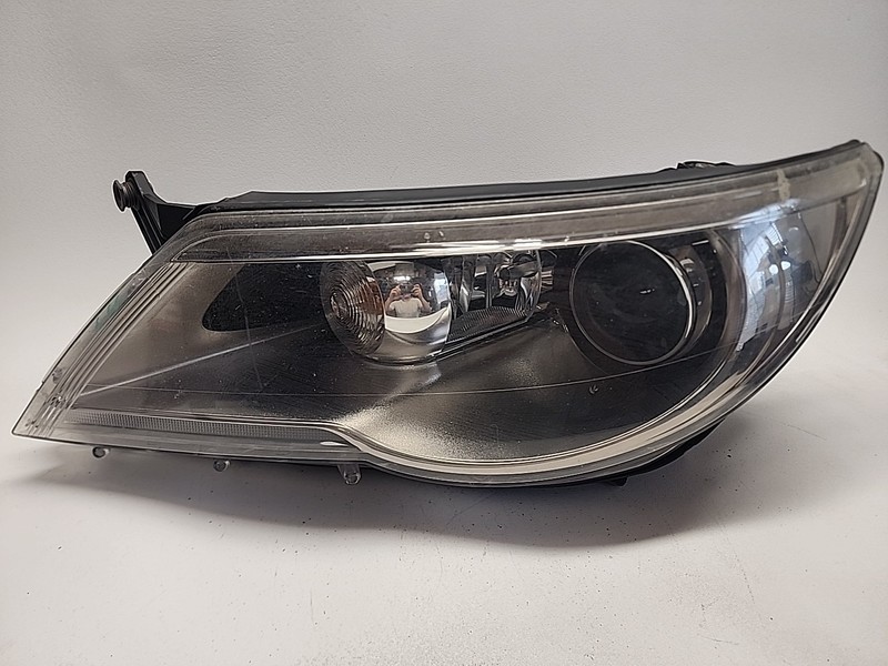 2009 - 11 VOLKSWAGEN TIGUAN Left Driver Headlight Headlamp xenon HID OEM LH