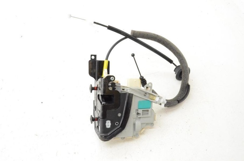 2015-2019 Porsche Macan S 3.0L Passenger Right Front Door Latch 8J1837016
