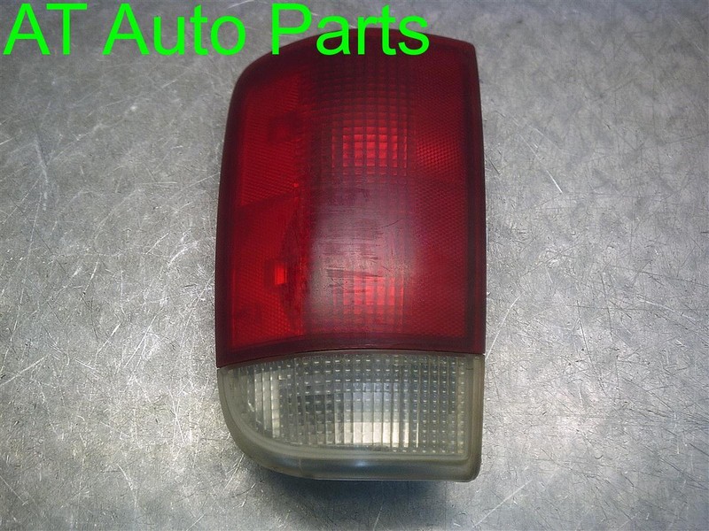 95-05 JIMMY S15 BLAZER S10 LEFT TAILLIGHT LAMP REAR BRAKE OEM 16518499A