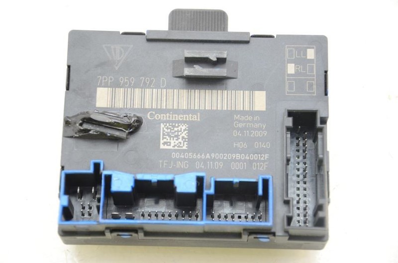 10-16 PANAMERA Turbo AWD Passenger Right Front Door Control Module