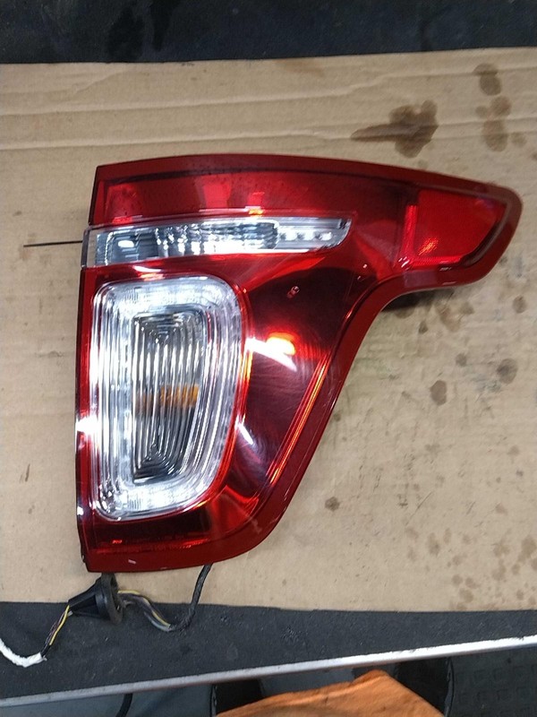 2015 Ford Explorer Right Tail Light Assembly Black OEM 254347 128k Miles