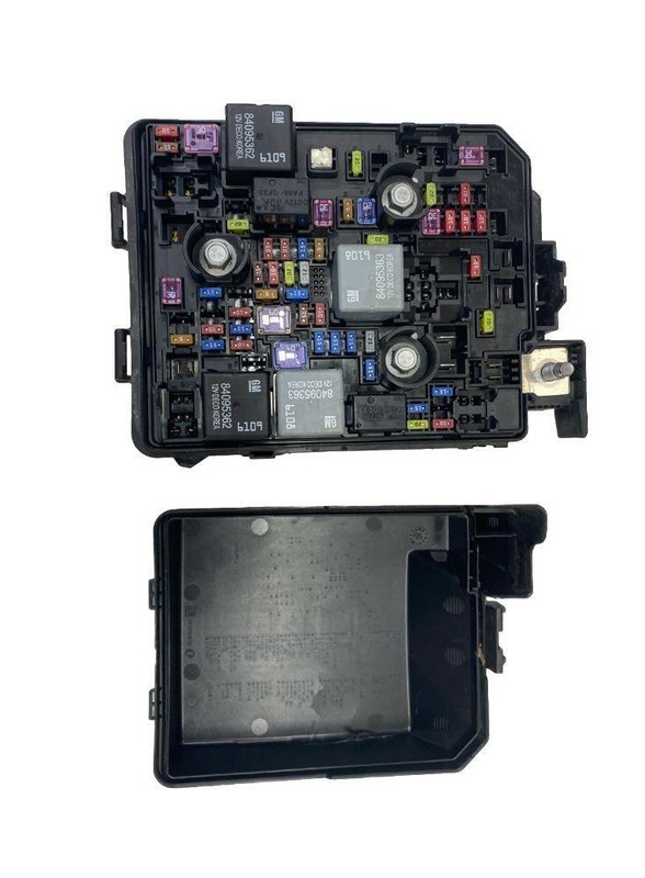 Chevrolet Trail Blazer engine fuse box 21 22 engine fuse relay 1.3L OEM 42778908