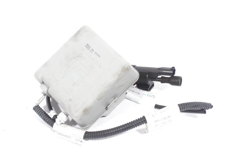 2011 - 2013 Mercedes Benz W221 S550 Vacuum Valve Pump Reservoir Tank OEM