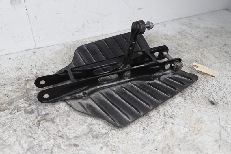 16-19 BMW 5/7 SERIES G30 G11 G12 REAR LEFT SIDE AXLE SUPPORT LOWER SHIELD COVER