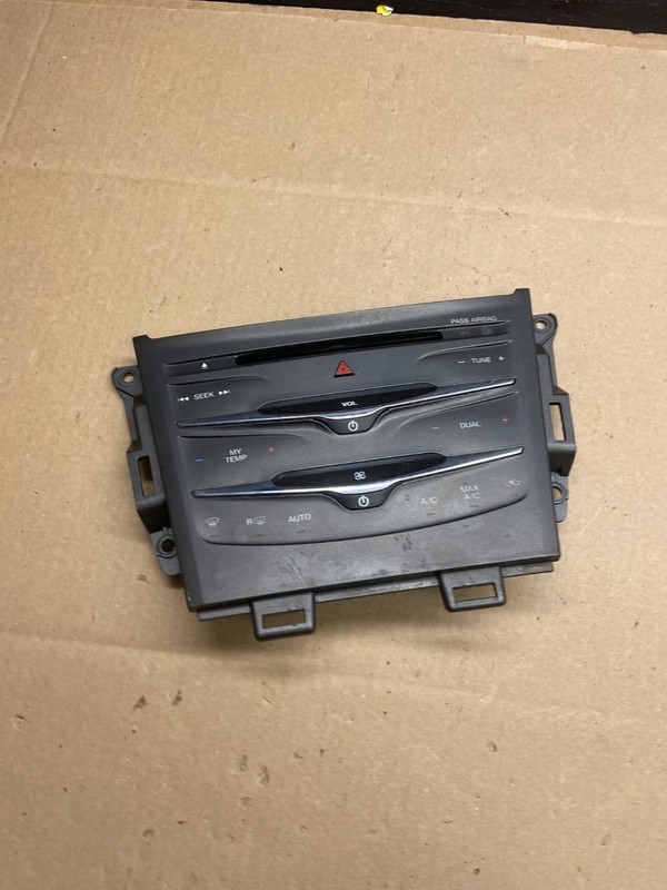 2013 to 2019 Lincoln MKT OEM Radio Dual Climate Control Panel OEMt9147 DG