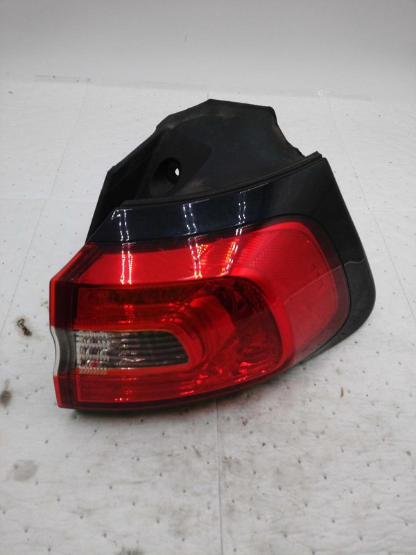 2014 Jeep Cherokee Right Tan Tail Light Assembly - Used, 150k Miles